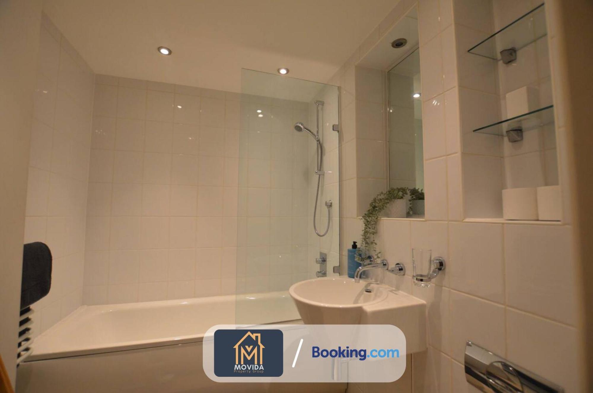 Lgi Stunning 1 Bedroom Apartment By Movida Property Group Short Lets & Serviced Accommodation Leeds  Exterior photo